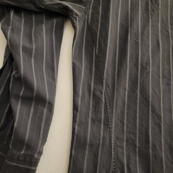 Louis Vuitton Men's Button Down Shirt. - Picture 8 of 8